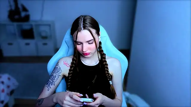 Snapshot of StellaLawless chatting on November 23, 2025, 12:16 pm StellaLawless online show from November 23, 2025, 12:16 pm