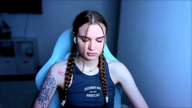 Snapshot of StellaLawless chatting on November 28, 2025, 8:55 pm StellaLawless online show from November 28, 2025, 8:55 pm