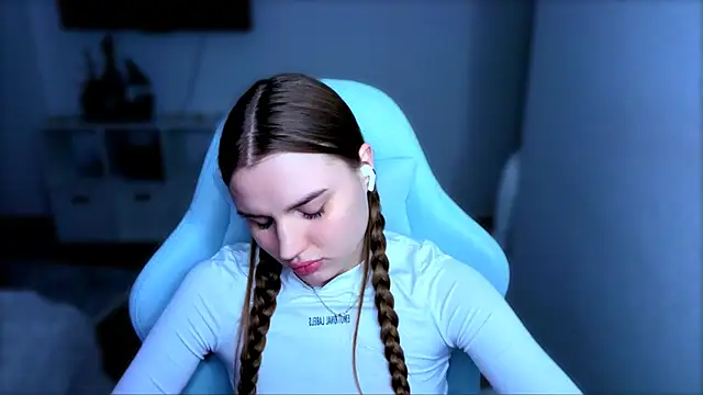 Snapshot of StellaLawless chatting on December 4, 2025, 12:14 pm StellaLawless online show from December 4, 2025, 12:14 pm