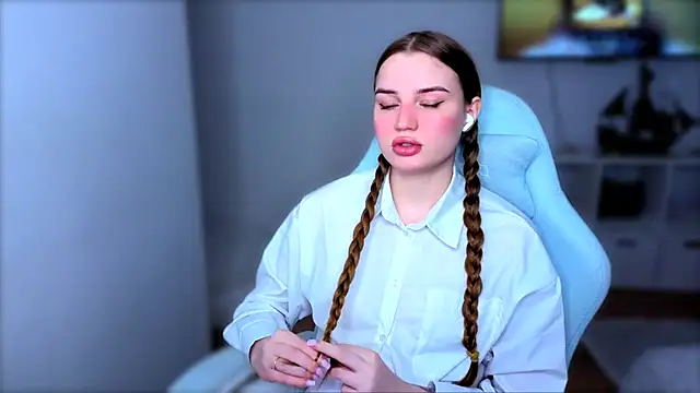 Snapshot of StellaLawless chatting on December 14, 2025, 10:42 am StellaLawless online show from December 14, 2025, 10:42 am