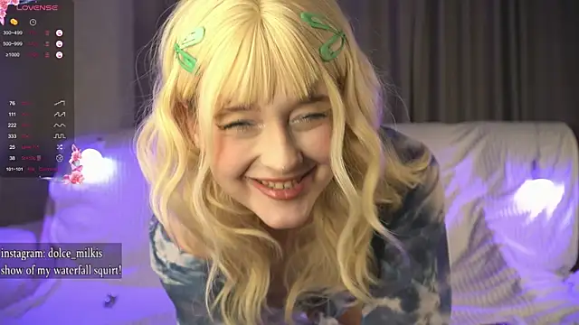 Snapshot of GlitterZOE chatting on October 2, 2025, 4:36 pm GlitterZOE online show from October 2, 2025, 4:36 pm