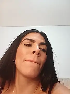 Snapshot of valecruz903 chatting on September 23, 2025, 6:00 pm valecruz903 online show from September 23, 2025, 6:00 pm