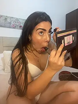 Snapshot of valecruz903 chatting on October 4, 2025, 7:45 pm valecruz903 online show from October 4, 2025, 7:45 pm