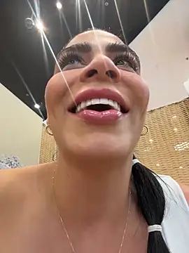 Snapshot of valecruz903 chatting on October 28, 2025, 3:58 pm valecruz903 online show from October 28, 2025, 3:58 pm