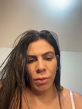 Snapshot of valecruz903 chatting on November 28, 2025, 5:37 pm valecruz903 online show from November 28, 2025, 5:37 pm