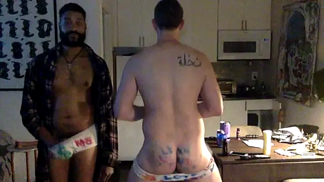 Snapshot of TheOnlyTwinTowers chatting on March 16, 2026, 5:44 am TheOnlyTwinTowers online show from March 16, 2026, 5:44 am