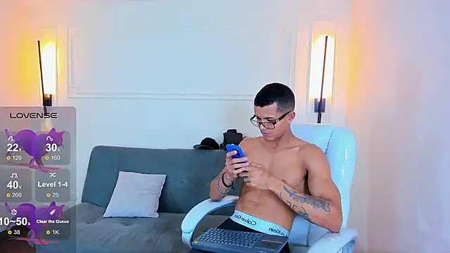 Paradise boy s online show from February 9, 2026, 6:01 pm