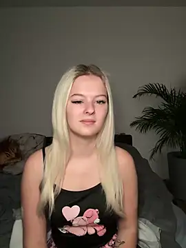 Snapshot of Allylove03 chatting on December 19, 2024, 7:07 am Allylove03 online show from December 19, 2024, 7:07 am