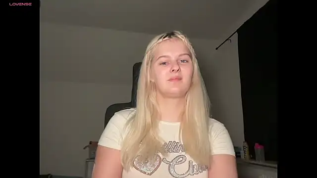 Snapshot of Allylove03 chatting on September 12, 2025, 5:57 pm Allylove03 online show from September 12, 2025, 5:57 pm