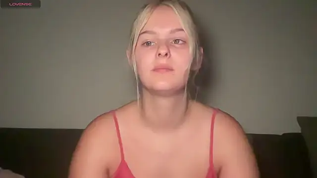 Snapshot of Allylove03 chatting on November 11, 2025, 5:40 am Allylove03 online show from November 11, 2025, 5:40 am