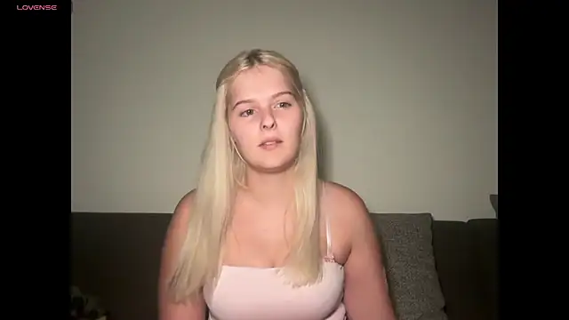 Snapshot of Allylove03 chatting on November 11, 2025, 7:58 pm Allylove03 online show from November 11, 2025, 7:58 pm