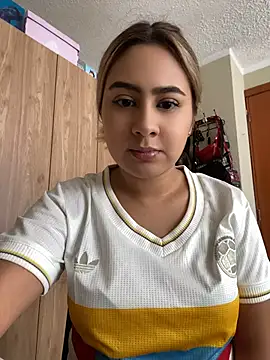 Snapshot of Miabonnett_ chatting on June 17, 2026, 3:02 pm Miabonnett online show from June 17, 2026, 3:02 pm