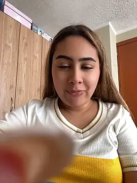Snapshot of Miabonnett_ chatting on July 3, 2026, 3:51 pm Miabonnett online show from July 3, 2026, 3:51 pm
