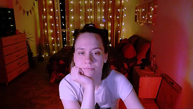 Snapshot of Malinax chatting on December 22, 2025, 4:09 am Malinax online show from December 22, 2025, 4:09 am