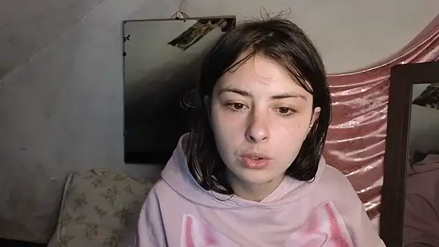 MAMA69LAMA online show from June 10, 2026, 9:14 pm