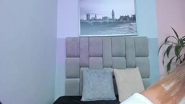 selene tylor  online show from May 24, 2026, 8:47 pm