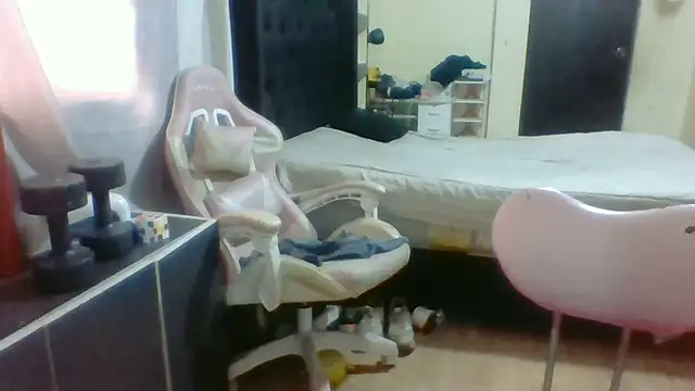 Jennxdolls online show from February 13, 2025, 3:24 pm