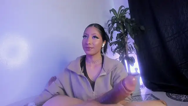 IssaandNeron sex online show from November 27, 2025, 1:57 pm