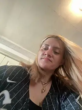 Snapshot of emilysue1 chatting on July 9, 2026, 8:57 pm emilysue1 online show from July 9, 2026, 8:57 pm