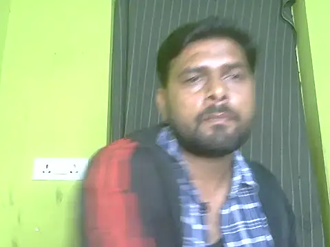 Snapshot of Couple_hina chatting on December 17, 2025, 1:17 pm Couple hina online show from December 17, 2025, 1:17 pm