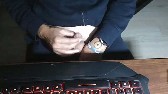 Adri gard online show from October 4, 2025, 10:52 pm