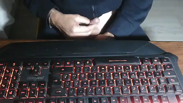 Adri gard online show from October 31, 2025, 9:49 pm