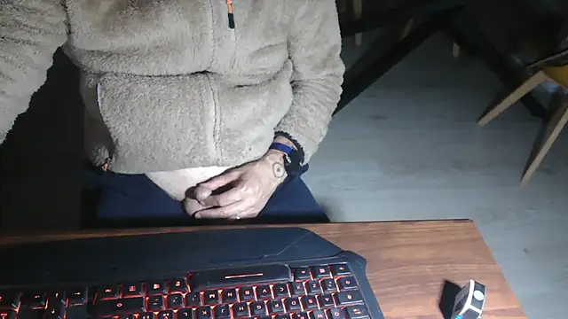 Adri gard online show from March 14, 2026, 9:31 pm