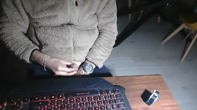 Adri gard online show from March 29, 2026, 8:31 pm