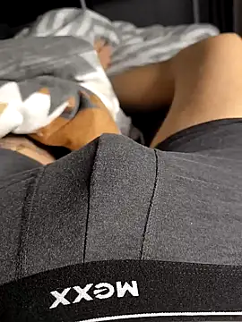 Snapshot of kleinerhannes3 chatting on December 7, 2024, 5:37 am kleinerhannes3 online show from December 7, 2024, 5:37 am