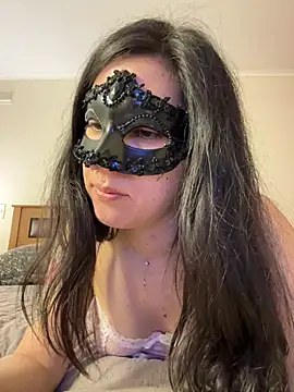 Snapshot of Reinacatchile chatting on December 16, 2024, 2:25 am Reinacatchile online show from December 16, 2024, 2:25 am