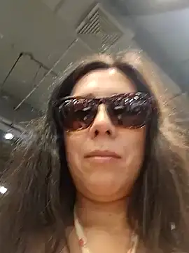 Snapshot of Reinacatchile chatting on February 8, 2025, 8:32 pm Reinacatchile online show from February 8, 2025, 8:32 pm