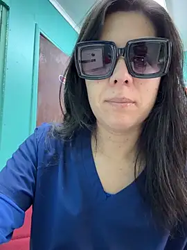Snapshot of Reinacatchile chatting on March 7, 2026, 2:36 pm Reinacatchile online show from March 7, 2026, 2:36 pm