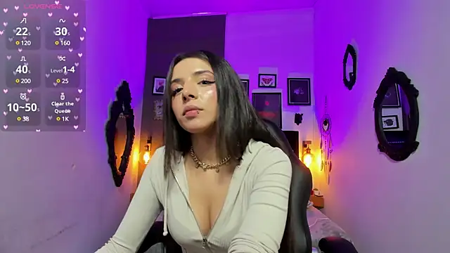 Charlotte  Benett online show from January 6, 2025, 4:15 am