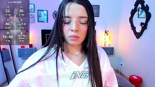 Charlotte  Benett online show from April 12, 2026, 5:34 am