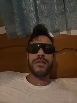 Snapshot of Jobay-zine chatting on November 9, 2025, 2:37 pm Jobay-zine online show from November 9, 2025, 2:37 pm