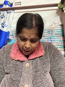 Snapshot of Beauty-queen chatting on January 14, 2025, 12:56 pm Beauty-queen online show from January 14, 2025, 12:56 pm