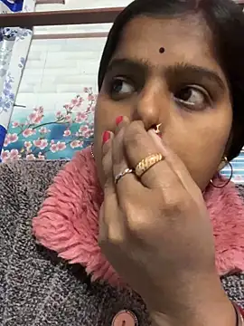 Snapshot of Beauty-queen chatting on January 25, 2025, 10:08 am Beauty-queen online show from January 25, 2025, 10:08 am