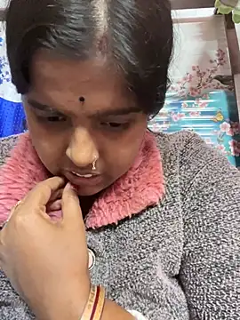 Snapshot of Beauty-queen chatting on February 1, 2025, 4:33 pm Beauty-queen online show from February 1, 2025, 4:33 pm