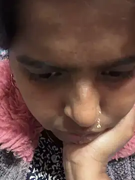 Snapshot of Beauty-queen chatting on February 20, 2025, 2:02 pm Beauty-queen online show from February 20, 2025, 2:02 pm