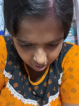 Snapshot of Beauty-queen chatting on February 28, 2025, 11:03 am Beauty-queen online show from February 28, 2025, 11:03 am