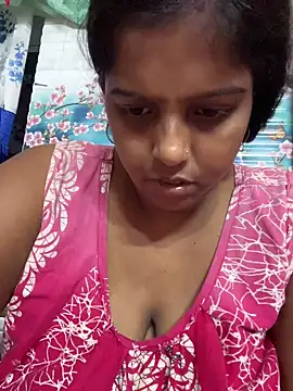 Beauty-queen online show from October 29, 2025, 10:39 am