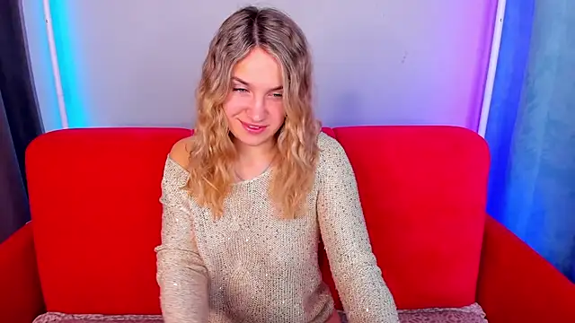 Snapshot of Milka_Blond chatting on November 30, 2025, 12:58 am Milka Blond online show from November 30, 2025, 12:58 am