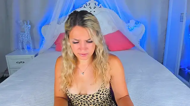 Snapshot of Milka_Blond chatting on July 3, 2026, 11:55 pm Milka Blond online show from July 3, 2026, 11:55 pm