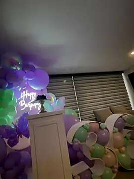 Alirawrz online show from October 25, 2025, 8:03 pm