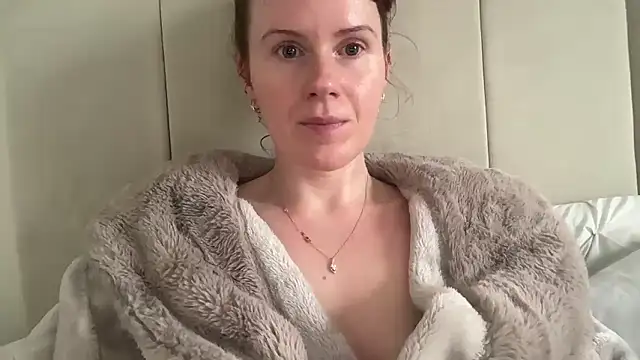 redheadrosie69 online show from January 13, 2026, 11:04 am