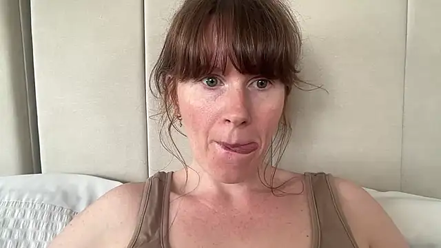 Snapshot of redheadrosie69 chatting on June 15, 2026, 9:11 am redheadrosie69 online show from June 15, 2026, 9:11 am
