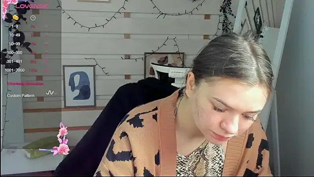 Josephine Kiss online show from April 7, 2026, 11:32 am