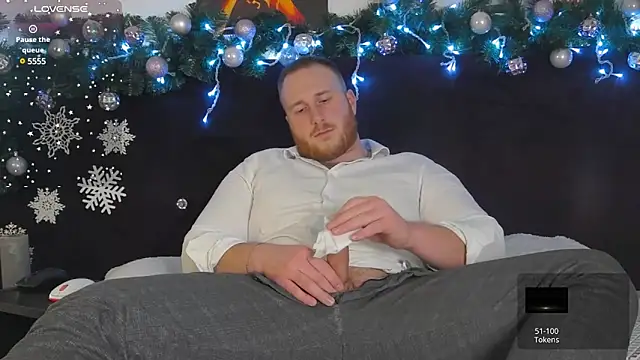 Snapshot of RoddyStill chatting on December 12, 2024, 4:53 pm RoddyStill online show from December 12, 2024, 4:53 pm