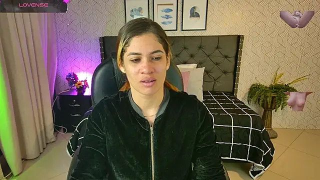 Snapshot of sussy__stone chatting on December 2, 2024, 12:40 pm sussy stone online show from December 2, 2024, 12:40 pm