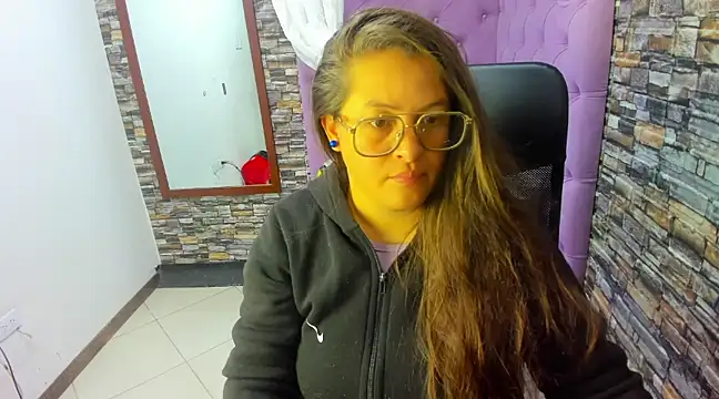 Snapshot of SaraThomso chatting on March 20, 2025, 3:02 am SaraThomso online show from March 20, 2025, 3:02 am